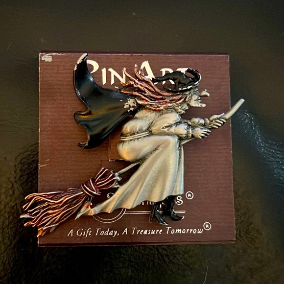 Spoontiques Jewelry - Vintage Brooch - Witch on Broom Pin Art by Spoontiques - pewter, rare.